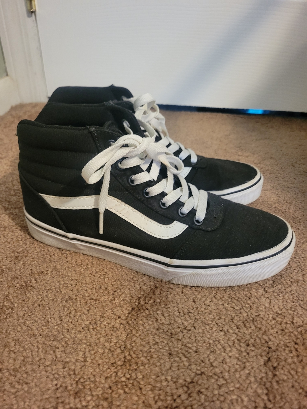 Vans Sk8-Hi Classic Black/White High Top Sneakers